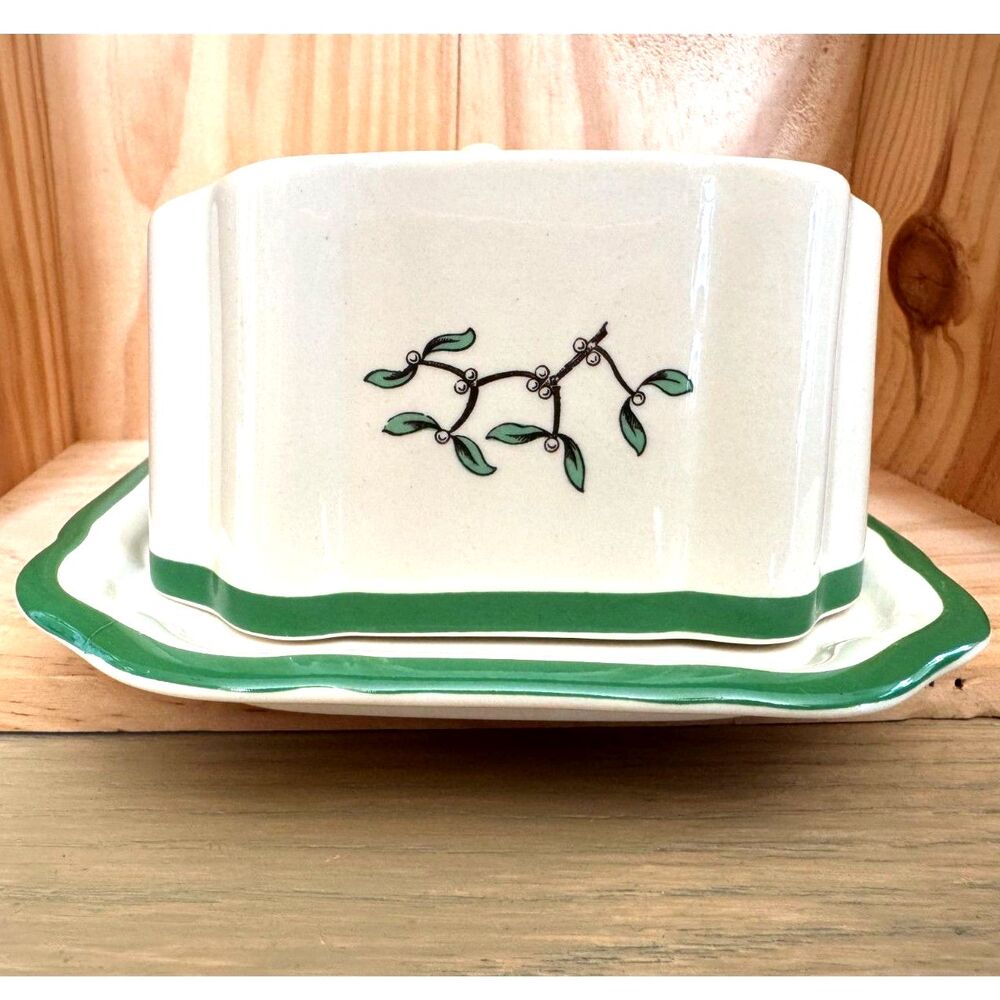 Spode Christmas Cream Cheese Wedge Dish with Handled Lid Size 7 5/8 Length - Picture 3 of 7